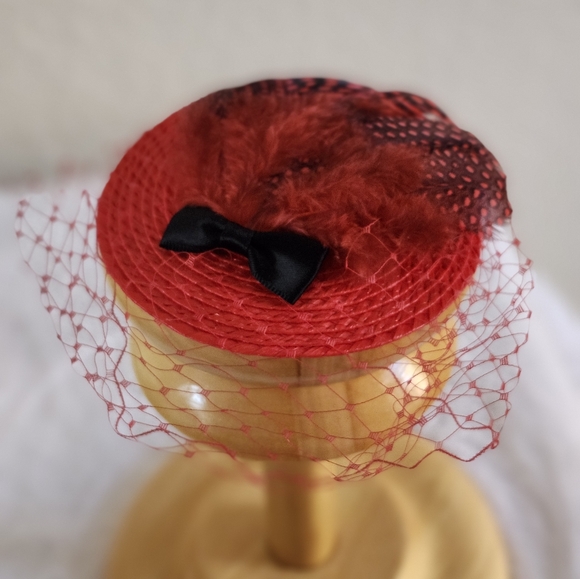 Red Feathered Fascinator - Picture 2 of 4